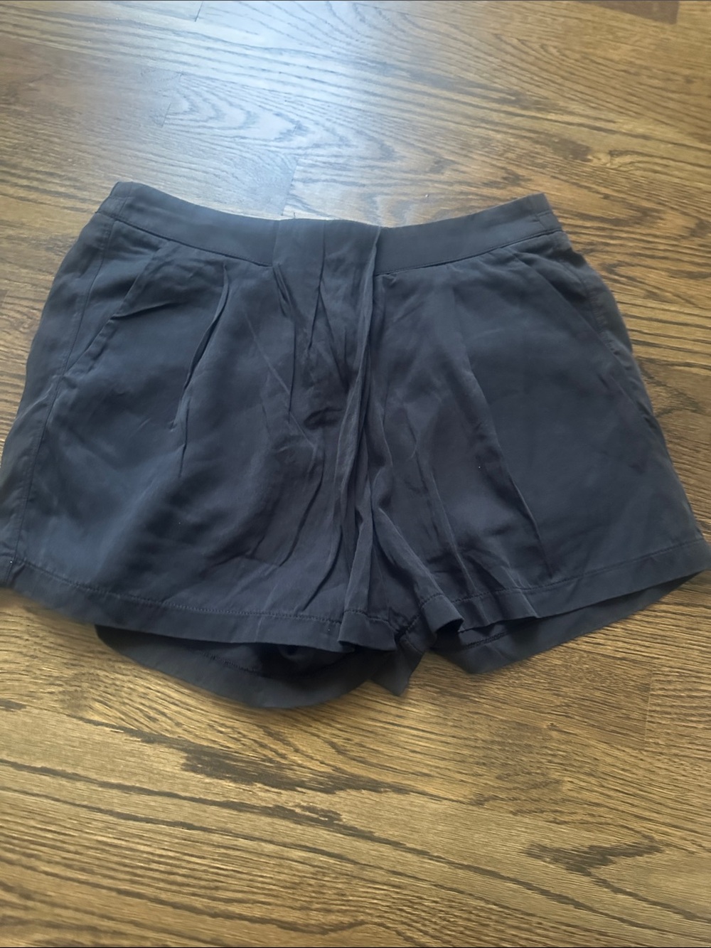 Lululemon Women's Navy Pleated Casual Shorts